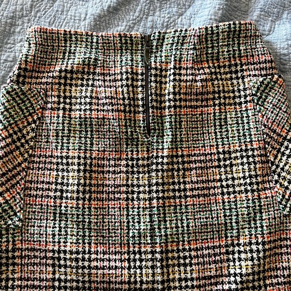 Beautiful Maeve by anthropologie skirt. Lovely tweed colors. 45 cm in length - Picture 2 of 4
